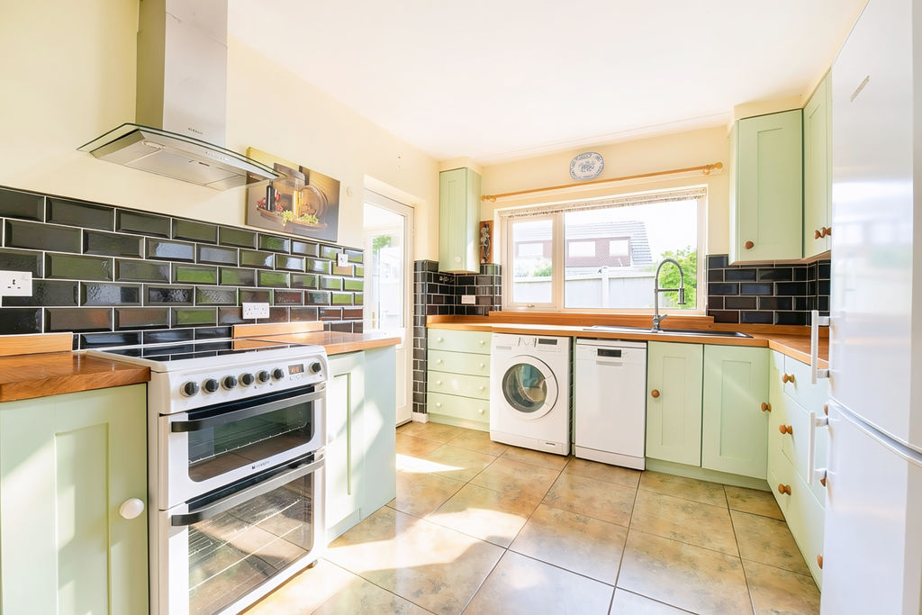 Kitchen- click for photo gallery